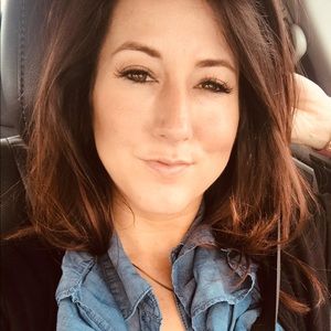 Meet your Posher, Lisa